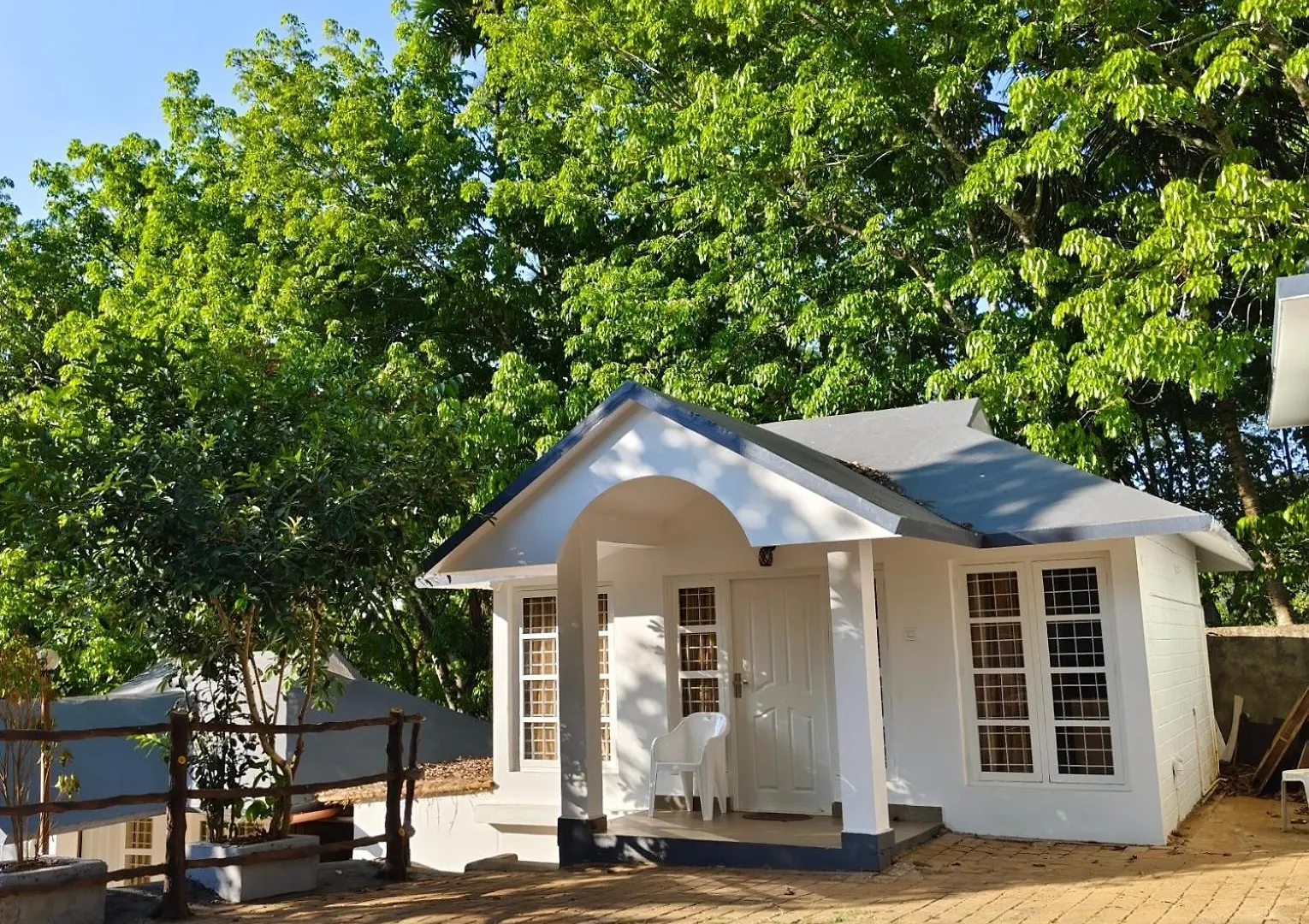 Warmlite Resort Meppādi